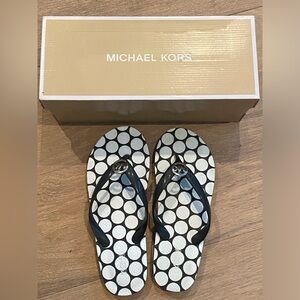 NEW Michael Kors  MK Flip Flop Sandals Black Polka Dots Sliver Logo Size 8
